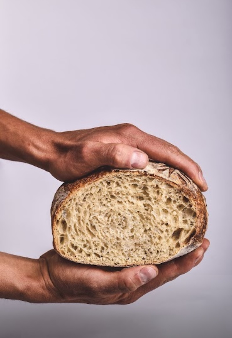 ¿Qué es el pan de masa madre y por qué es mejor para tus intestinos que el pan normal?